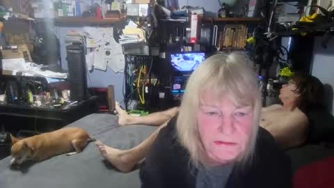 Cricket - also Featuring Black online show from 10-25-25, 04:35