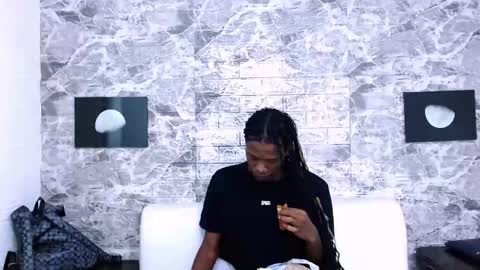 Snapshot of criisbrown_ chatting on 11-15-25, 11:18 CriisBrown online show from 11-15-25, 11:18