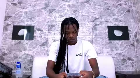 Snapshot of criisbrown_ chatting on 11-20-25, 11:21 CriisBrown online show from 11-20-25, 11:21