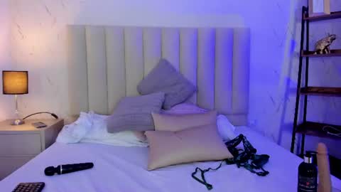 Snapshot of criistal_blossom chatting on 07-06-26, 03:14 Cristal online show from 07-06-26, 03:14