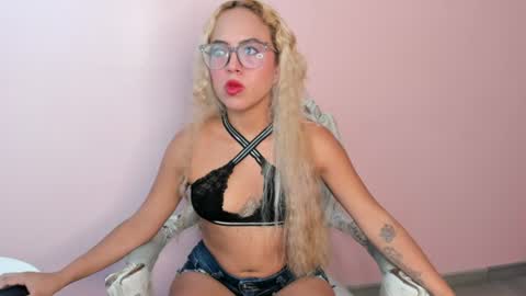 CristyBloom  online show from 06-11-26, 06:06