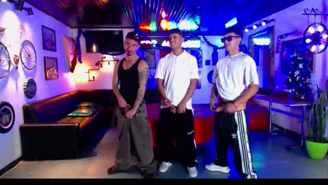 Snapshot of crismens chatting on 12-20-25, 08:16 crismens online show from 12-20-25, 08:16