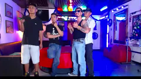 Snapshot of crismens chatting on 01-05-26, 08:12 crismens online show from 01-05-26, 08:12