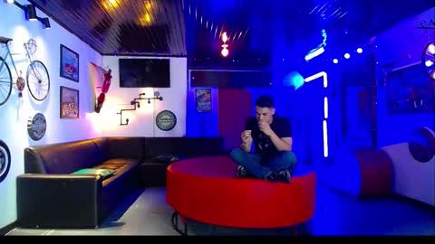 Snapshot of crismens chatting on 01-11-26, 08:03 crismens online show from 01-11-26, 08:03