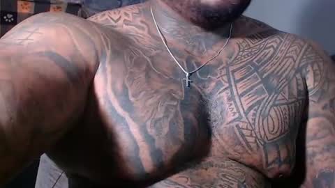 criss_zanders007 online show from 06-11-26, 06:50