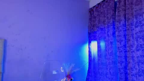 Snapshot of crisstal_7 chatting on 05-21-26, 09:44 cristal online show from 05-21-26, 09:44