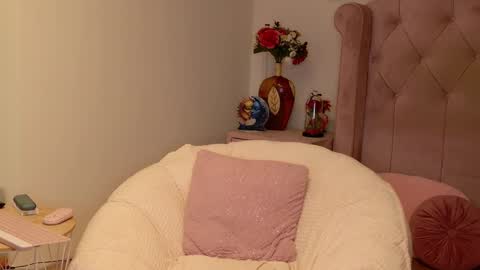 Snapshot of crissy_love chatting on 06-09-26, 08:48 crissy_love online show from 06-09-26, 08:48