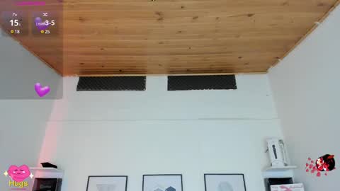 Snapshot of cristal__hot_1 chatting on 03-04-25, 10:57 Cristal online show from 03-04-25, 10:57