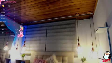 Snapshot of cristal__hot_1 chatting on 09-19-25, 04:03 Cristal online show from 09-19-25, 04:03