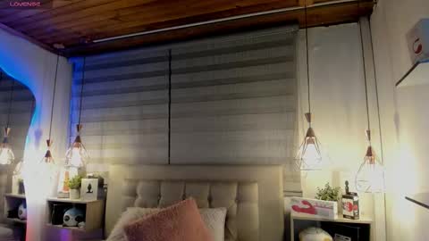 Snapshot of cristal__hot_1 chatting on 10-03-25, 05:04 Cristal online show from 10-03-25, 05:04