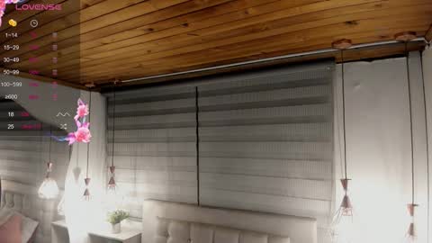 Snapshot of cristal__hot_1 chatting on 10-19-25, 04:02 Cristal online show from 10-19-25, 04:02