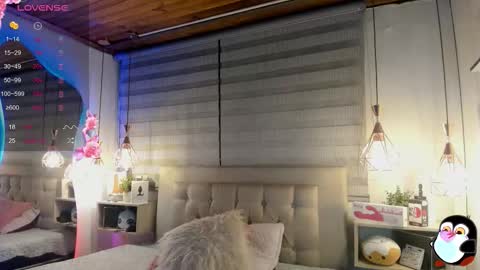 Snapshot of cristal__hot_1 chatting on 10-20-25, 04:02 Cristal online show from 10-20-25, 04:02