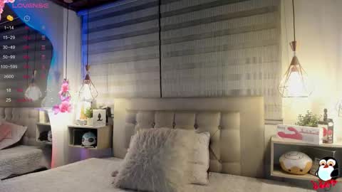 Snapshot of cristal__hot_1 chatting on 10-27-25, 04:05 Cristal online show from 10-27-25, 04:05