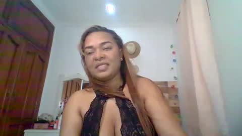 Snapshot of cristal_blanco chatting on 02-14-25, 08:52 cristal online show from 02-14-25, 08:52