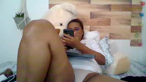 Snapshot of cristal_blanco chatting on 02-24-25, 10:48 cristal online show from 02-24-25, 10:48