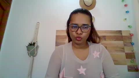 Snapshot of cristal_blanco chatting on 02-28-25, 06:10 cristal online show from 02-28-25, 06:10