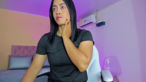 Snapshot of cristal_crossfit chatting on 09-29-25, 10:20 Cristal online show from 09-29-25, 10:20