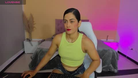 Snapshot of cristal_crossfit chatting on 10-07-25, 10:12 Cristal online show from 10-07-25, 10:12