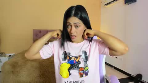 Snapshot of cristal_crossfit chatting on 01-05-26, 05:27 Cristal online show from 01-05-26, 05:27