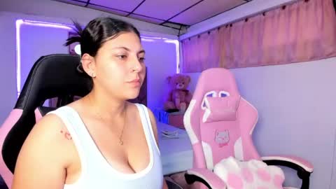 Snapshot of cristal_smith20 chatting on 06-05-26, 11:38 cristal_smith20 online show from 06-05-26, 11:38