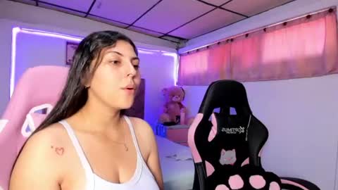 Snapshot of cristal_smith20 chatting on 06-09-26, 02:50 cristal_smith20 online show from 06-09-26, 02:50