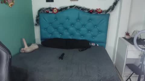 Snapshot of cristaladams6 chatting on 12-23-24, 07:30 CristalAdams online show from 12-23-24, 07:30