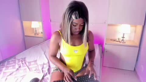 Snapshot of cristalbennet chatting on 06-11-26, 07:56 cristalbennet online show from 06-11-26, 07:56