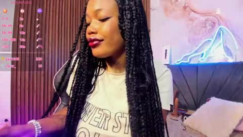 Snapshot of cristalbroke_tay chatting on 05-19-26, 01:56 Crystalbroke online show from 05-19-26, 01:56