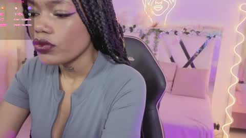 Snapshot of cristalbroke_tay chatting on 07-15-26, 07:19 Crystalbroke online show from 07-15-26, 07:19