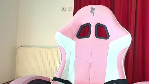 Snapshot of cristaleyess chatting on 05-08-26, 04:23 cristaleyess online show from 05-08-26, 04:23