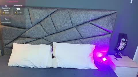 CRISTAL MILF online show from 12-18-24, 07:30
