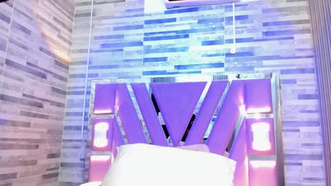 Snapshot of cristhinbrown chatting on 11-15-25, 11:51 cristin online show from 11-15-25, 11:51