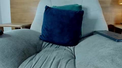Snapshot of cristian_suarezz_ chatting on 10-10-25, 09:47 cristian_suarezz_ online show from 10-10-25, 09:47