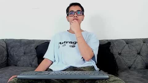 Snapshot of cristian_suarezz_ chatting on 10-14-25, 08:53 cristian_suarezz_ online show from 10-14-25, 08:53