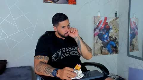 Snapshot of cristian_walker chatting on 01-11-25, 01:22 cristian walker online show from 01-11-25, 01:22