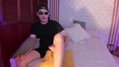 Cris  Pame online show from 12-15-25, 03:33