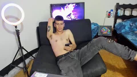 Snapshot of cristiand20 chatting on 12-23-24, 01:18 Cristian online show from 12-23-24, 01:18