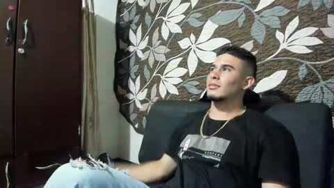 Snapshot of cristiand20 chatting on 01-19-25, 04:12 Cristian online show from 01-19-25, 04:12
