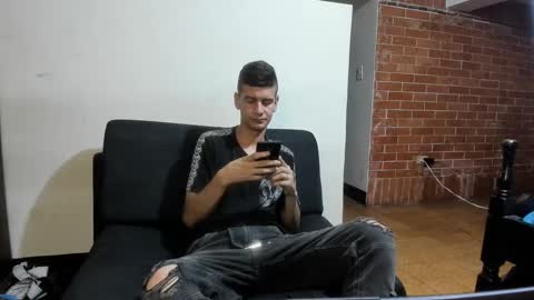 Snapshot of cristiand20 chatting on 02-21-25, 02:17 Cristian online show from 02-21-25, 02:17