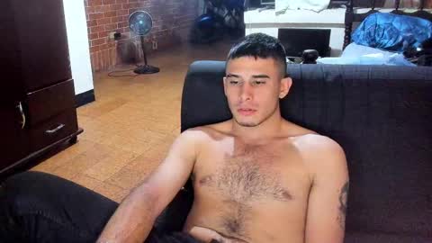 Snapshot of cristiand20 chatting on 03-09-25, 03:54 Cristian online show from 03-09-25, 03:54