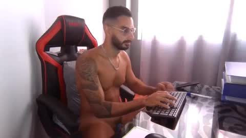 Snapshot of cristiandrs chatting on 07-11-26, 03:59 cristiandrs online show from 07-11-26, 03:59