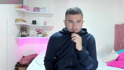 Snapshot of cristianolopez chatting on 03-04-25, 03:11 cris online show from 03-04-25, 03:11