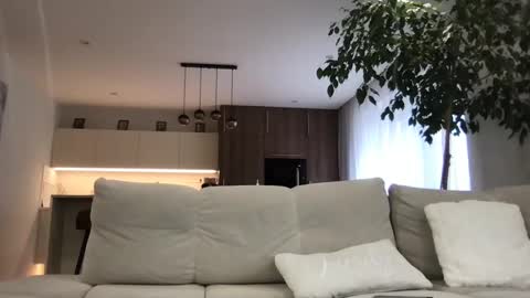 Snapshot of cristianovilla chatting on 01-05-25, 11:26 CristianoHailey online show from 01-05-25, 11:26