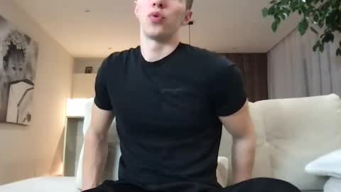 Snapshot of cristianovilla chatting on 01-12-25, 04:08 CristianoHailey online show from 01-12-25, 04:08