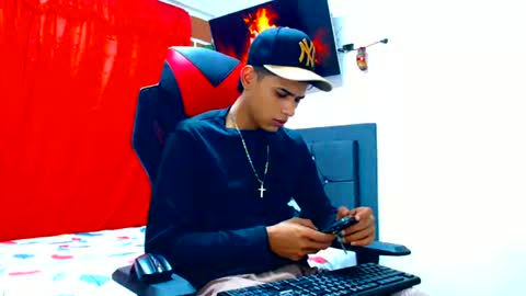 Snapshot of cristiantayron chatting on 06-13-26, 12:30 cristian online show from 06-13-26, 12:30