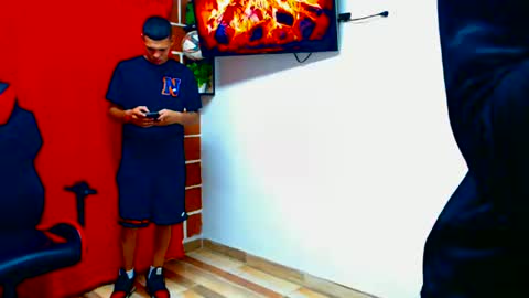 Snapshot of cristiantayron chatting on 06-16-26, 11:40 cristian online show from 06-16-26, 11:40