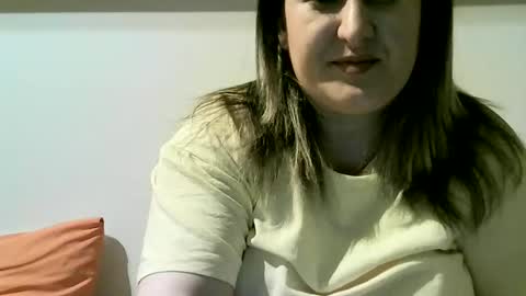 cristina20021991 online show from 02-26-26, 08:52