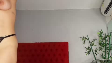Snapshot of cristina_aznar chatting on 06-29-26, 07:03 Cris online show from 06-29-26, 07:03