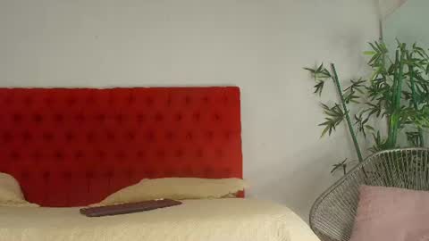 Snapshot of cristina_aznar chatting on 07-13-26, 07:05 Cris online show from 07-13-26, 07:05