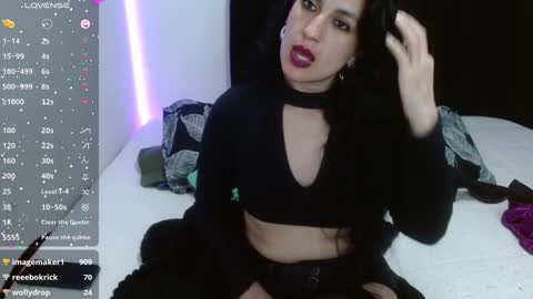 Snapshot of cristina_connor chatting on 12-30-24, 08:10 Cristina online show from 12-30-24, 08:10